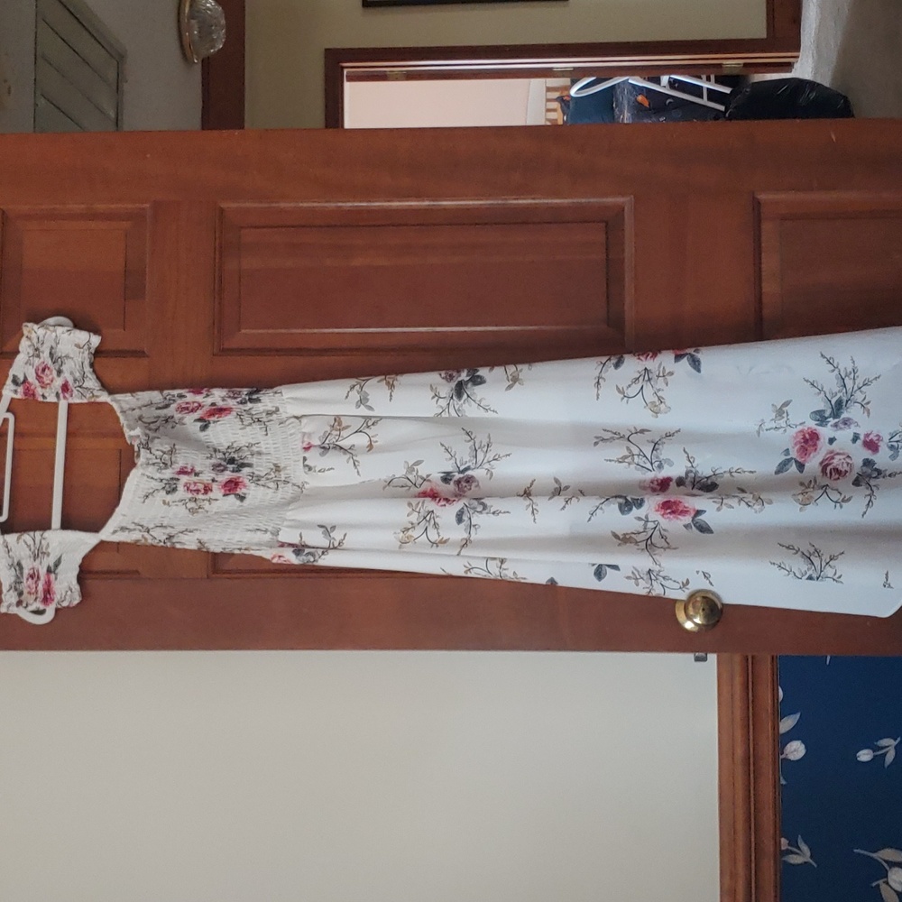 Dress - Picture 4 of 7